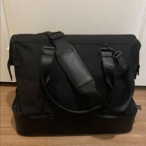 BEIS The Weekender (regular size)
in Black